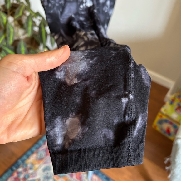 FP Movement tie dye good karma leggings - Picture 8 of 9